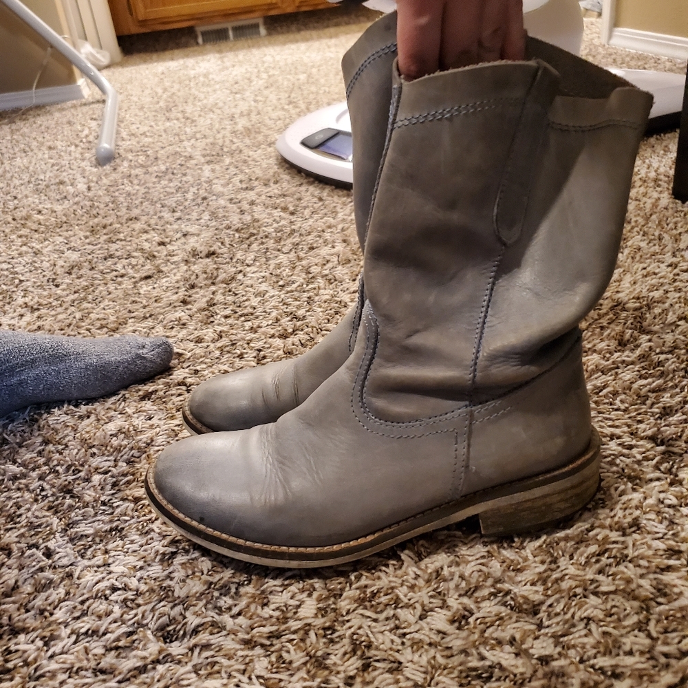 Boots - Picture 6 of 6